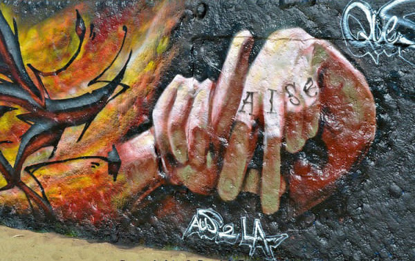 Graffiti-Colorful-Artwork-Venice-Beach-CA-LA-Hand-Sign-Symbol